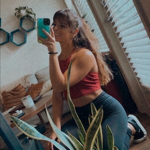 Meet your Posher, Laura